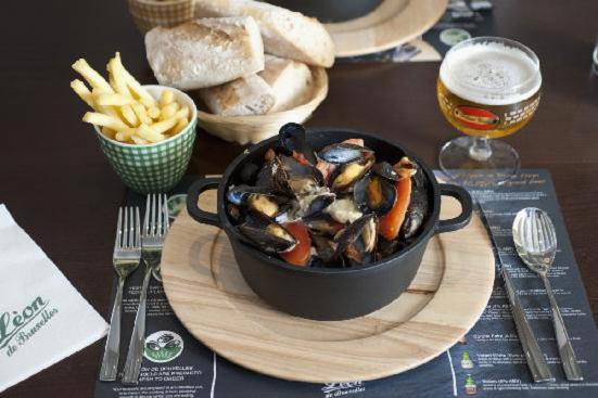 来自北海、口味正宗、物美价廉的Moule，配上独特的烹调方式，鲜美多汁，不同做法以满