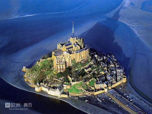 这里对法国如同金字塔对埃及一样重要，美丽的建筑，悠久的历史，潮涨潮落，岩石与海湾